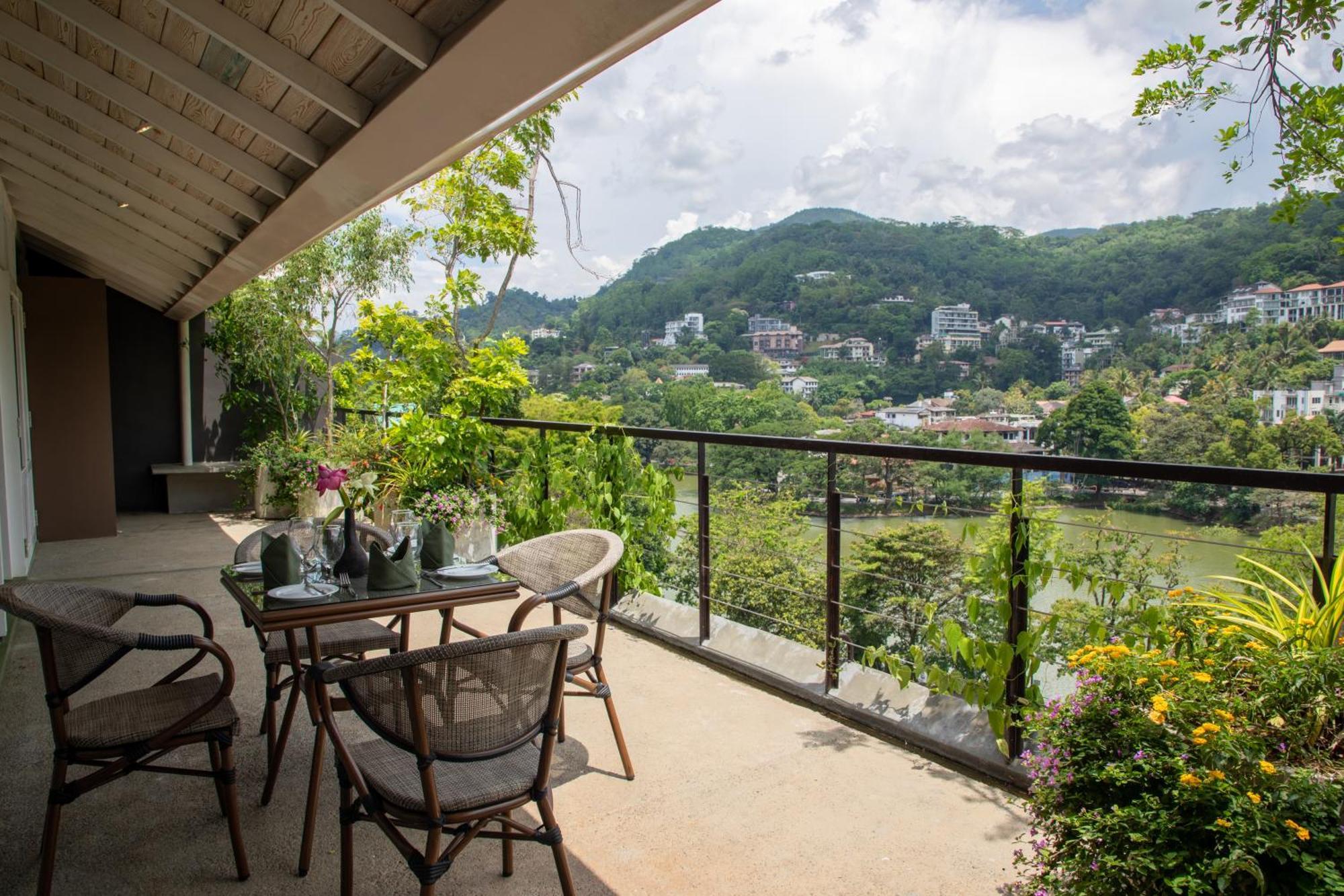 Lake Avenue Hotel Kandy Exterior photo
